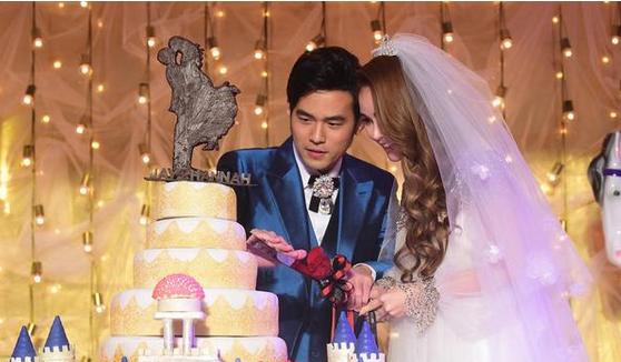 破婚变传闻？穆勒晒与妻子马匹合照：巴伐利亚冠军正准备下场比赛(揭秘浦安修婚姻破裂的真相)